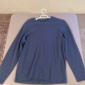 Travis Mathew Long sleeve shirt